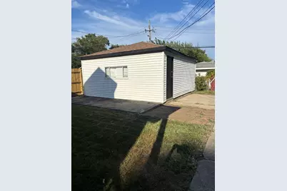 10215 S Emerald Avenue, Chicago, IL 60628 - Photo 3