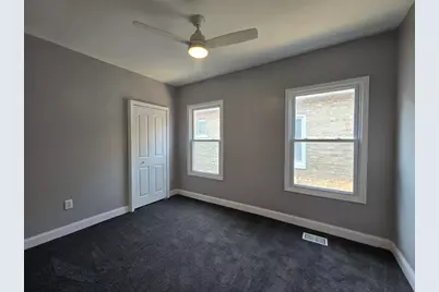 10215 S Emerald Avenue, Chicago, IL 60628 - Photo 17