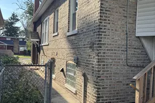 10215 S Emerald Ave, Chicago, IL 60628 - Photo 5