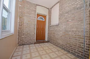 7554 N Claremont Ave, Chicago, IL 60645 - Photo 19