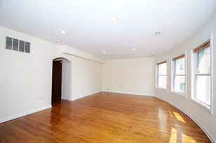 7554 N Claremont Ave, Chicago, IL 60645 - Photo 5