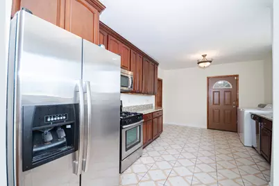 7554 N Claremont Avenue #2, Chicago, IL 60645 - Photo 9