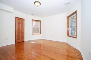 7554 N Claremont Ave, Chicago, IL 60645 - Photo 13