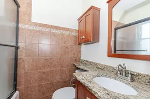 7554 N Claremont Ave, Chicago, IL 60645 - Photo 17