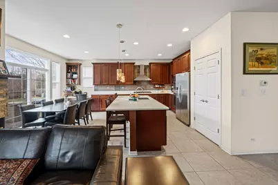 2188 Avalon Drive, Buffalo Grove, IL 60089 - Photo 7