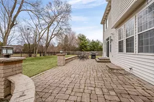 2188 Avalon Dr, Buffalo Grove, IL 60089 - Photo 3