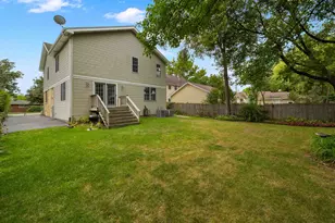 2126 Hickory Ct, Glenview, IL 60025 - Photo 27