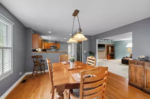 2126 Hickory Ct, Glenview, IL 60025 - Photo 9