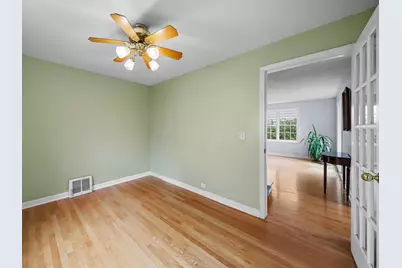 2126 Hickory Court, Glenview, IL 60025 - Photo 5