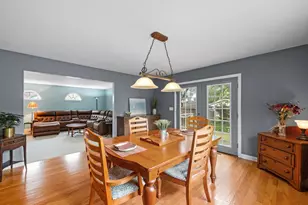 2126 Hickory Ct, Glenview, IL 60025 - Photo 11