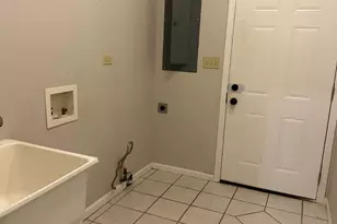 1201 E Chestnut St, Kankakee, IL 60901 - Photo 9