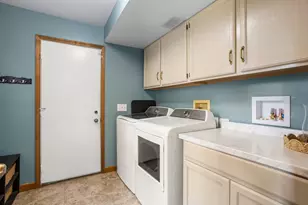 2740 S Forrest Green Dr, Decatur, IL 62521 - Photo 25