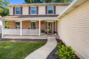 2740 S Forrest Green Dr, Decatur, IL 62521 - Photo 3