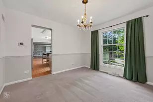 683 Honeysuckle Ln, Naperville, IL 60540 - Photo 3