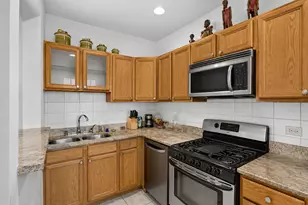 5100 S Hyde Park Blvd, Chicago, IL 60615 - Photo 9