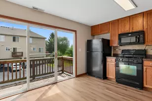 584 Lincoln Station Dr, Oswego, IL 60543 - Photo 5