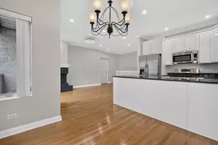 2136 W Evergreen Ave, Chicago, IL 60622 - Photo 11