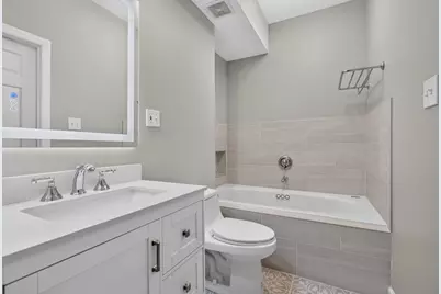 2136 W Evergreen Avenue #1B, Chicago, IL 60622 - Photo 15