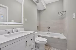 2136 W Evergreen Ave, Chicago, IL 60622 - Photo 15