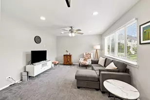 2052 Shady Grove Ct, Naperville, IL 60565 - Photo 13
