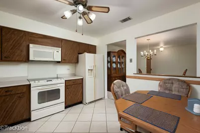 7525 Nantucket Drive #405, Darien, IL 60561 - Photo 5
