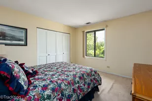 7525 Nantucket Dr, Darien, IL 60561 - Photo 9