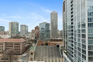 33 W Delaware Pl, Chicago, IL 60610 - Photo 13