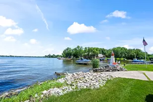 905 River Terrace Dr, Johnsburg, IL 60051 - Photo 47