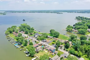 905 River Terrace Dr, Johnsburg, IL 60051 - Photo 3