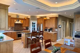 2307 Red Oak Ln, Johnsburg, IL 60051 - Photo 5