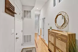 2626 N Lincoln Ave, Chicago, IL 60614 - Photo 3