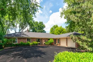 2432 Federal Ct, Long Grove, IL 60047 - Photo 1