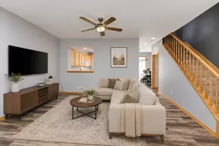 8810 W 84th Pl, Justice, IL 60458 - Photo 3