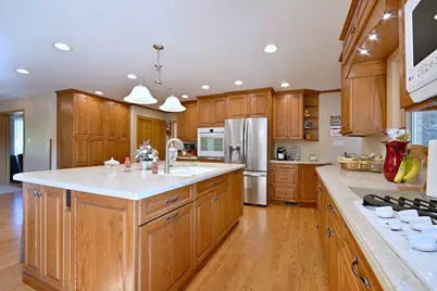7821 Dorchester Lane, Darien, IL 60561 - Photo 19