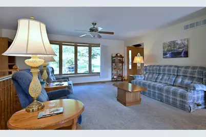 7821 Dorchester Lane, Darien, IL 60561 - Photo 13