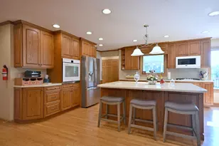 7821 Dorchester Ln, Darien, IL 60561 - Photo 21