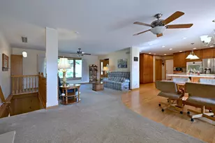 7821 Dorchester Ln, Darien, IL 60561 - Photo 17