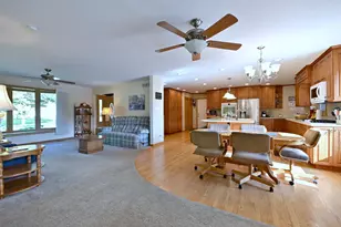 7821 Dorchester Ln, Darien, IL 60561 - Photo 15