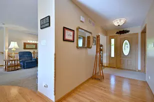 7821 Dorchester Ln, Darien, IL 60561 - Photo 25