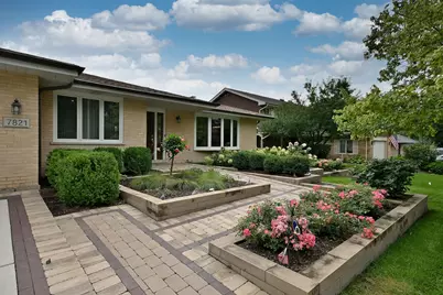 7821 Dorchester Lane, Darien, IL 60561 - Photo 3