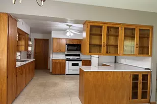 622 W Lincolnway Rd, Morrison, IL 61270 - Photo 5