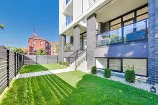 2456 W Cortez St, Chicago, IL 60622 - Photo 3