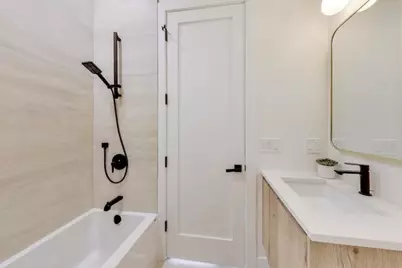 2456 W Cortez Street #3W, Chicago, IL 60622 - Photo 19