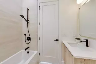 2456 W Cortez St, Chicago, IL 60622 - Photo 19