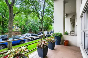 2252 N Lakewood Ave, Chicago, IL 60614 - Photo 3