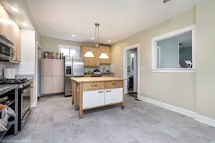 1961 Miner St, Des Plaines, IL 60016 - Photo 9