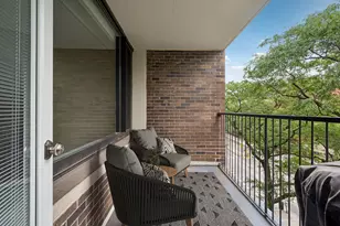 1555 N Sandburg Terrace, Chicago, IL 60610 - Photo 21