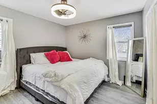 318 Marquette St, Park Forest, IL 60466 - Photo 9
