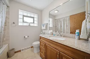 6428 W 85th St, Burbank, IL 60459 - Photo 11