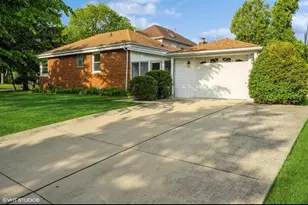 8050 N Prospect St, Niles, IL 60714 - Photo 3
